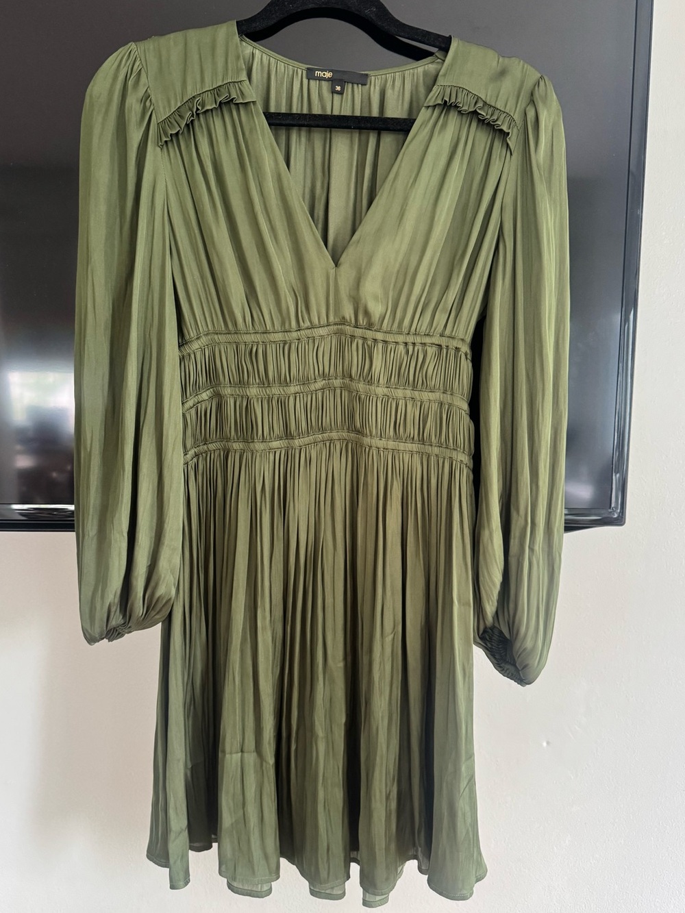 Make Rianne satin Olive Green Long-Sleeve Pleated Women’s Dress